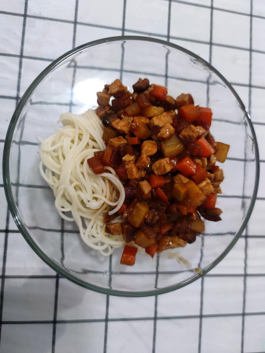 香菇肉酱拌面