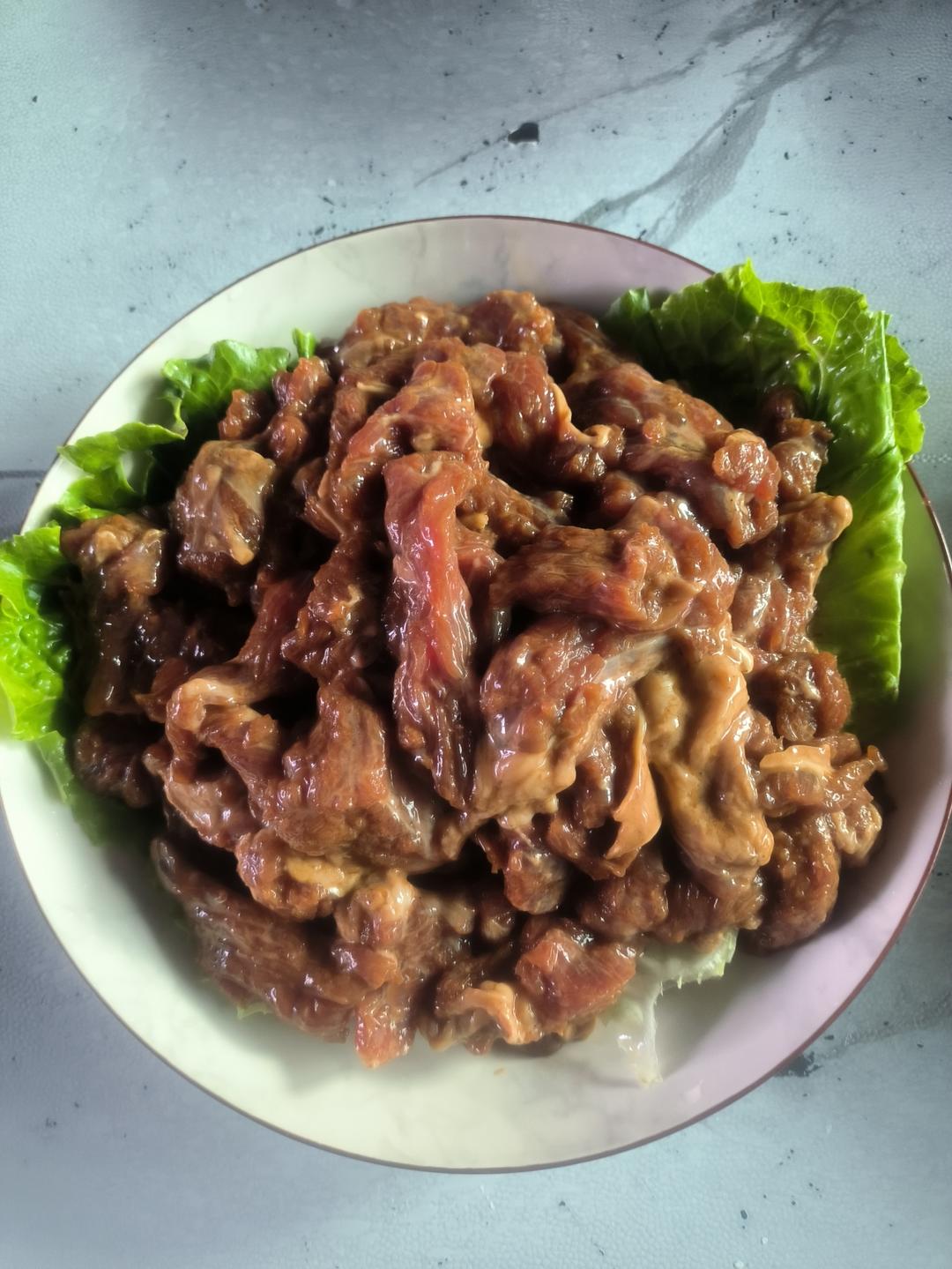 甩著名火锅店十几条街的鲜牛肉腌制法