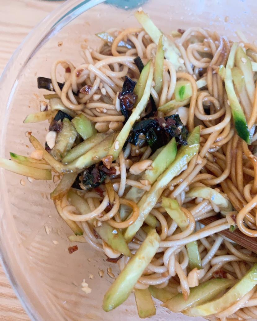 10分钟搞定的一碗葱油拌面