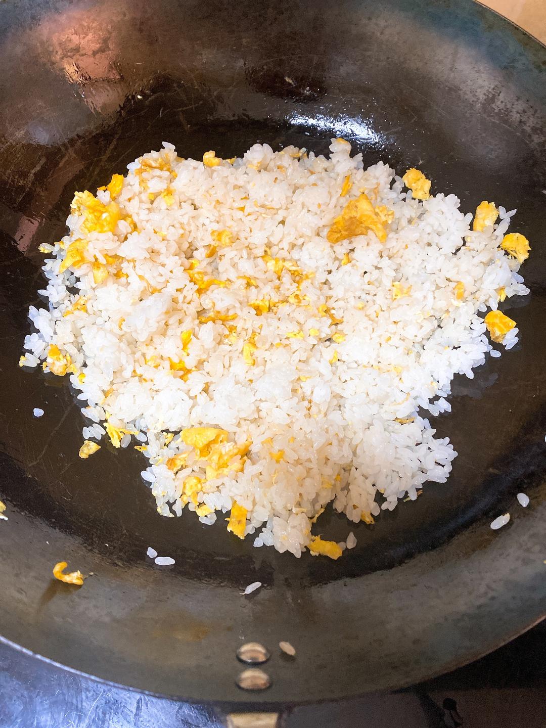 【家庭版蛋炒饭的做法步骤图,怎么做好吃】berylxie_下厨房