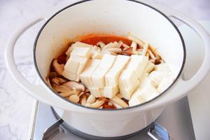 味鲜汤浓的番茄菌菇豆腐汤的做法 步骤12