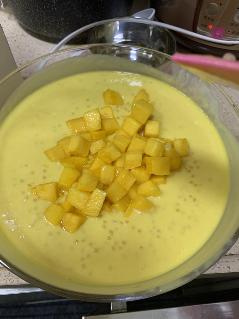 港式甜品——杨枝甘露(芒果西米露)附芒果花切法