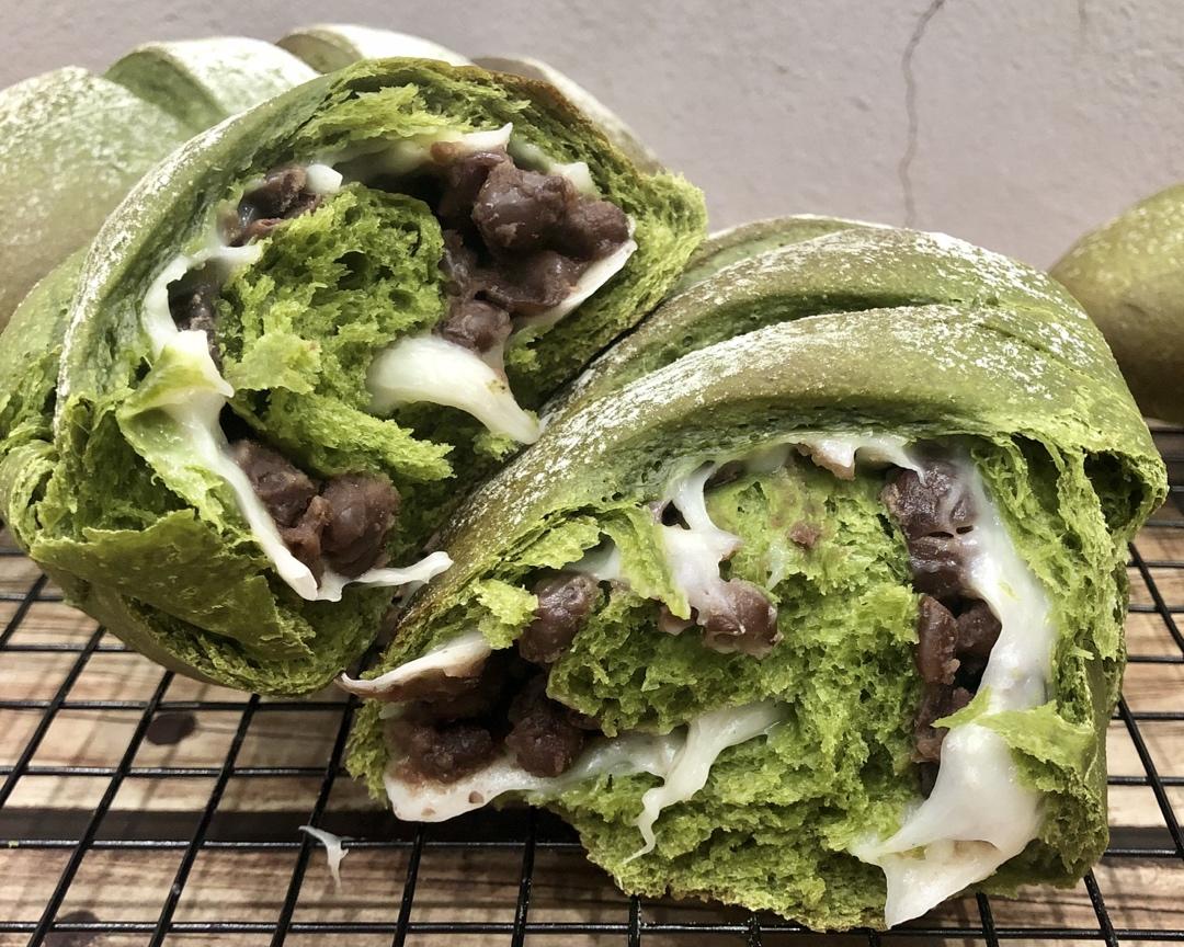 抹茶麻薯红豆软欧包