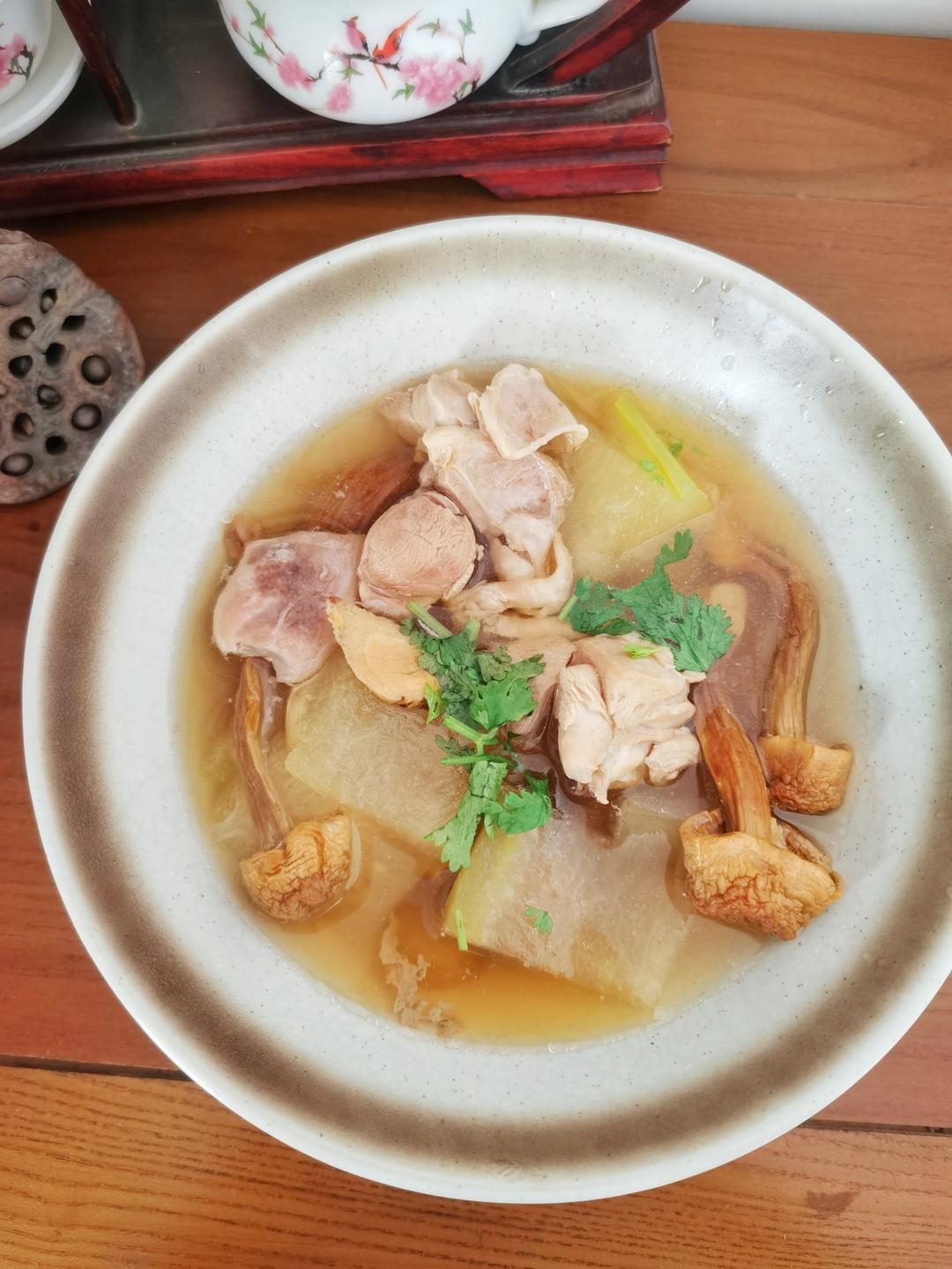 鲜美大补的云南菌菇老鸭（鸡）汤