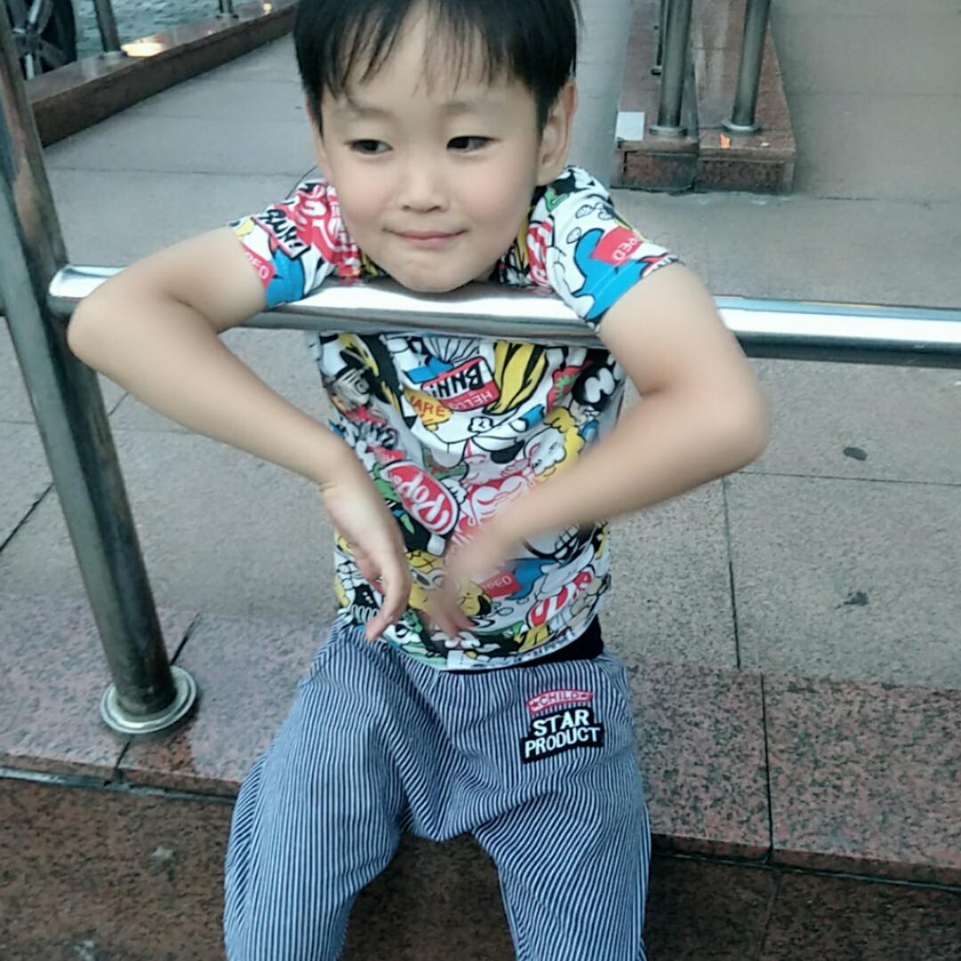 小小曹吃货喽