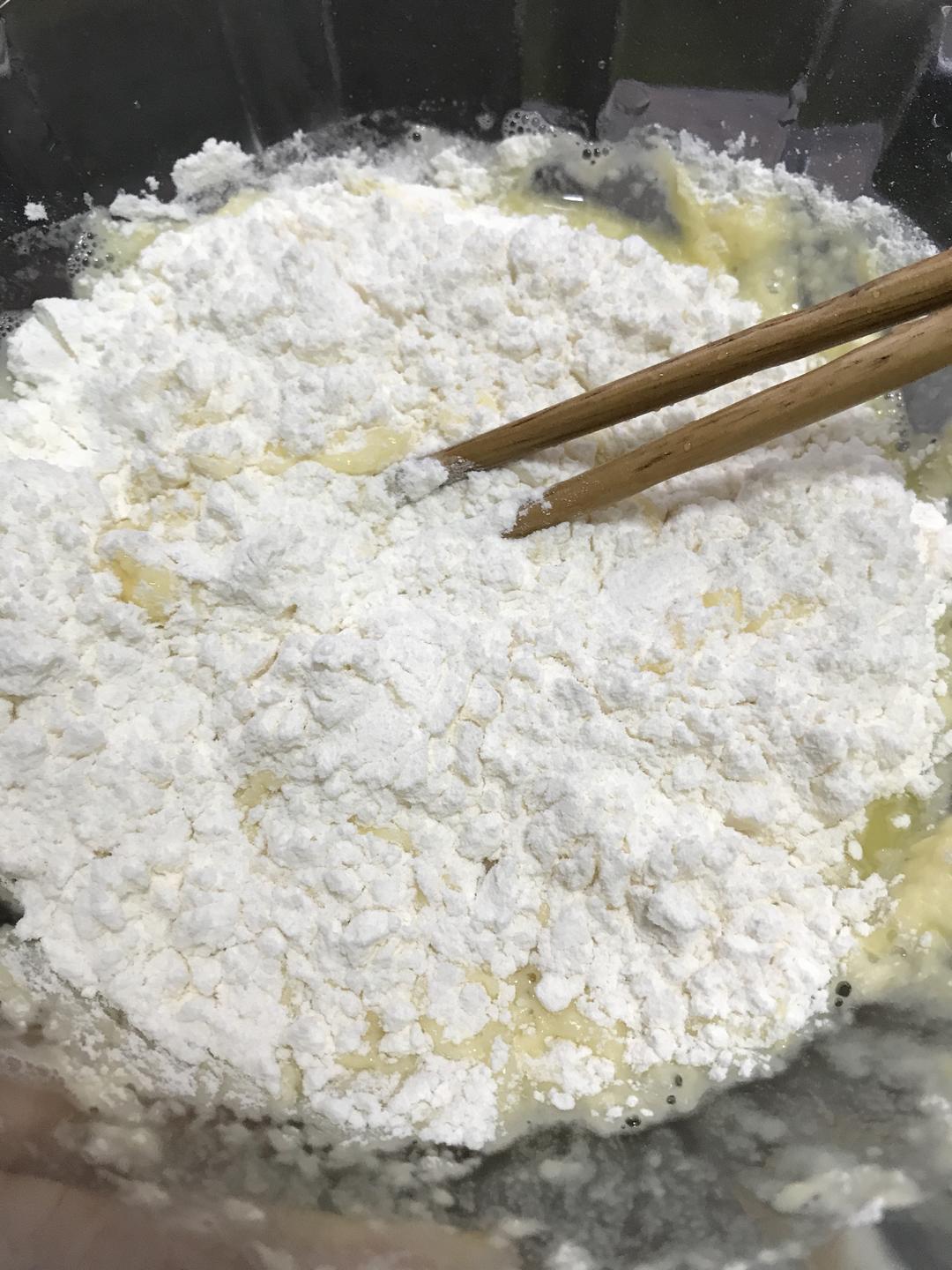 葱花肉松鸡蛋卷（超好吃，香喷喷）的做法 步骤3