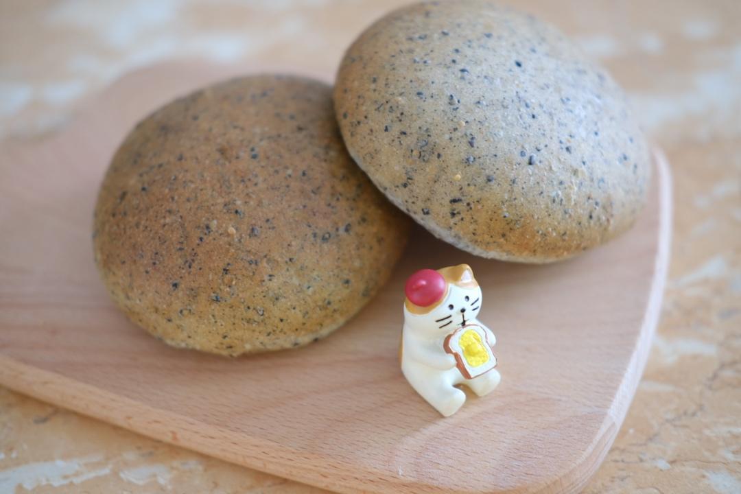 双倍黑芝麻餐包