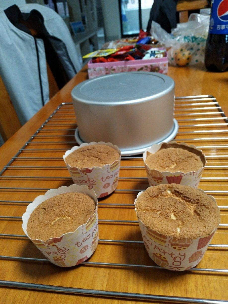 软绵绵戚风纸杯蛋糕