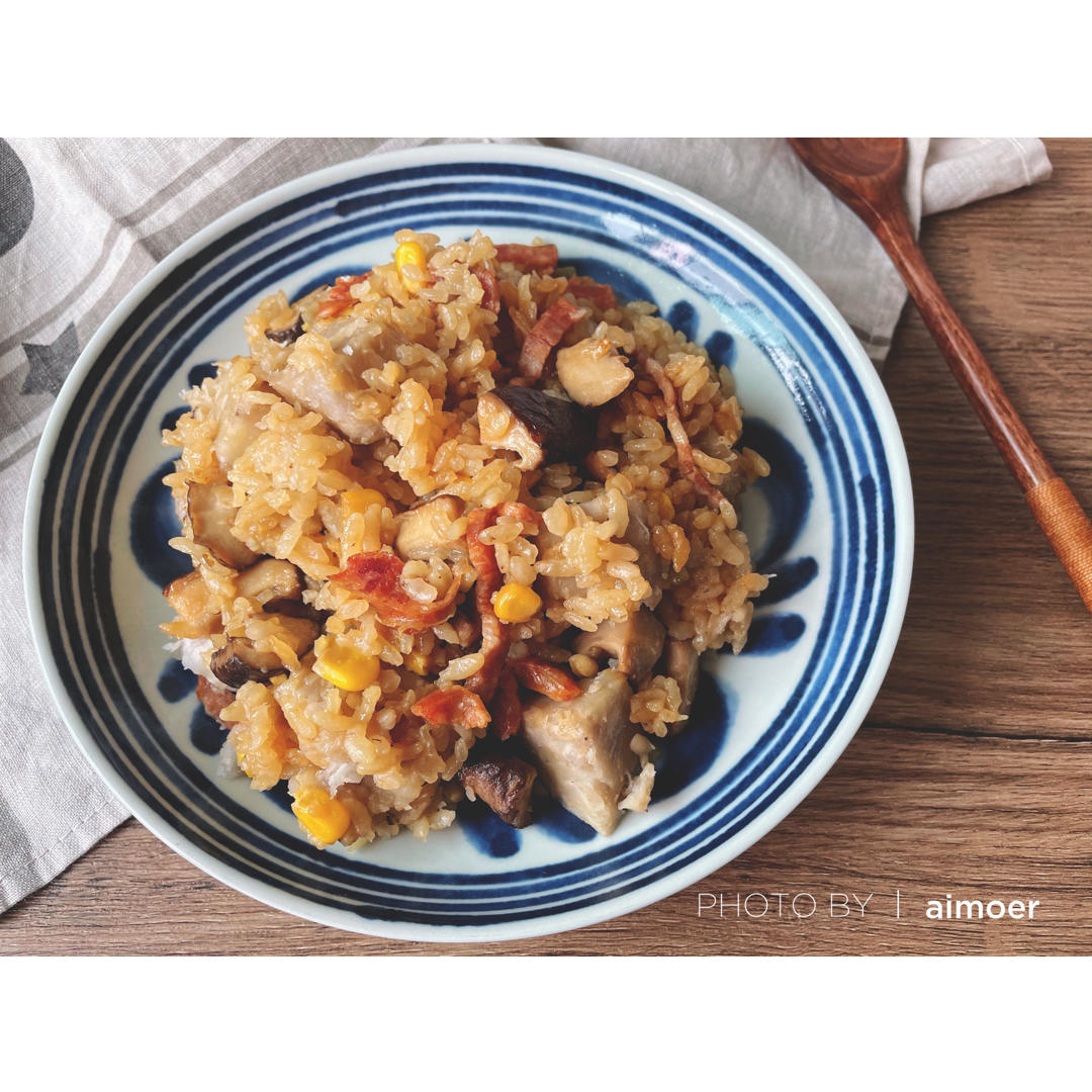 香菇香肠芋头焖饭（电饭锅食谱）