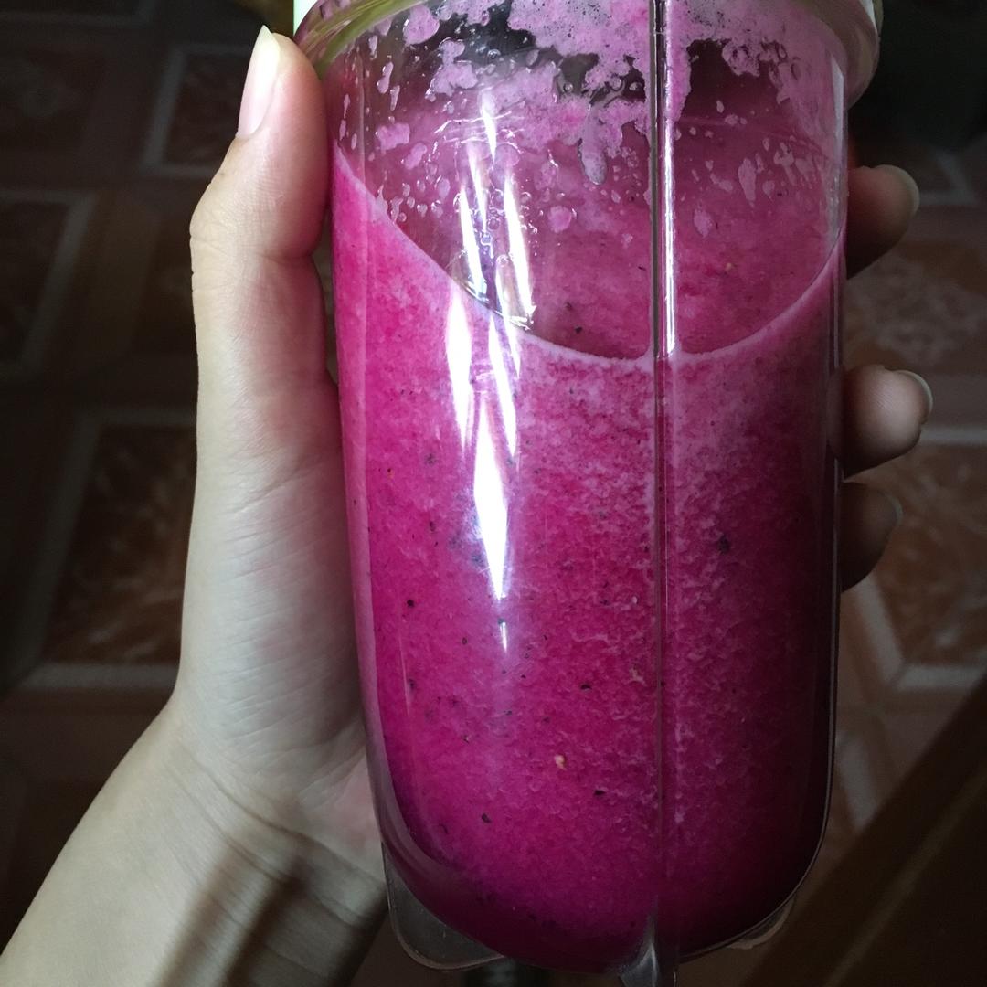 久伴楠儿做的红心火龙果苹果汁