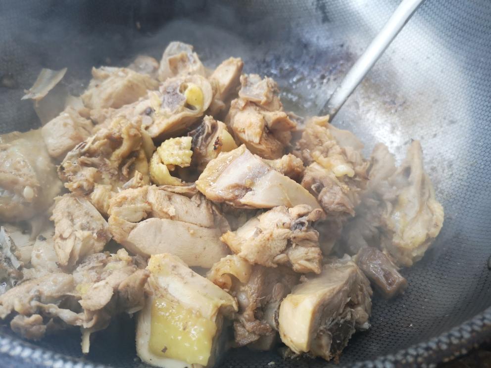 原汁原味炒土鸡的做法