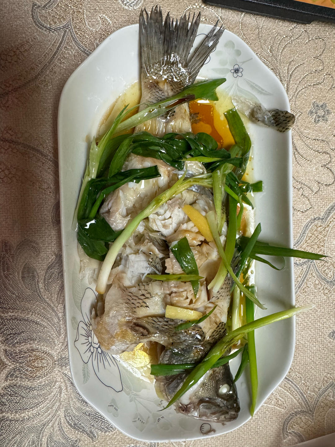清蒸鲈鱼，肉质鲜嫩
