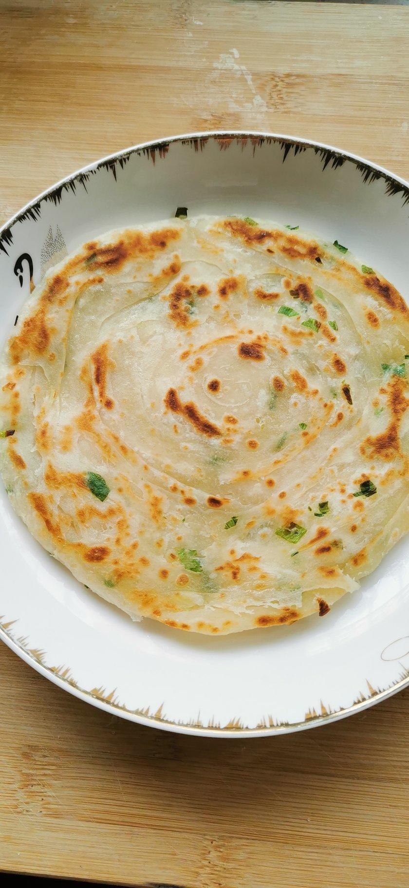 家常葱油饼 柔软多层 凉了也不硬 附细节视频详解