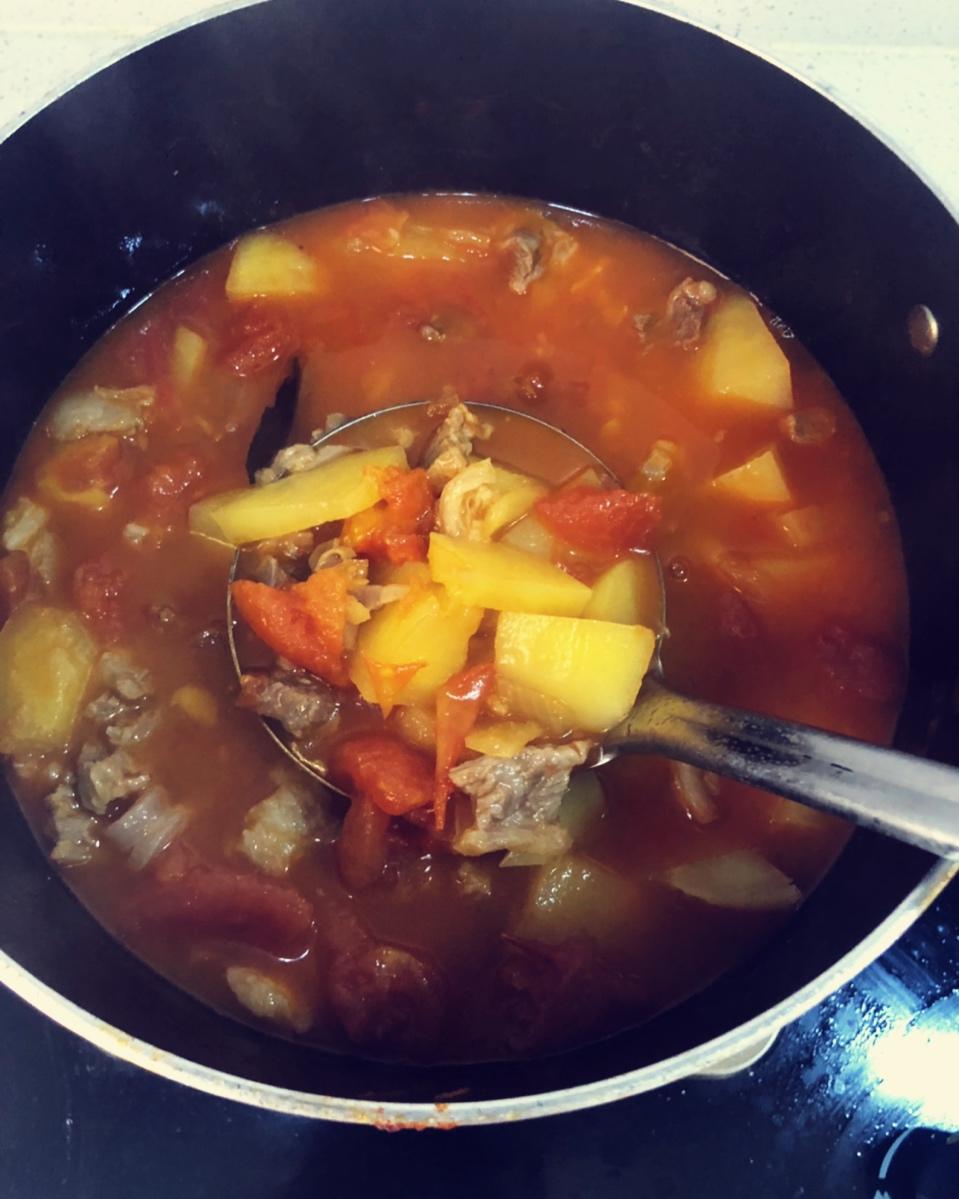 【番茄土豆炖牛腩】