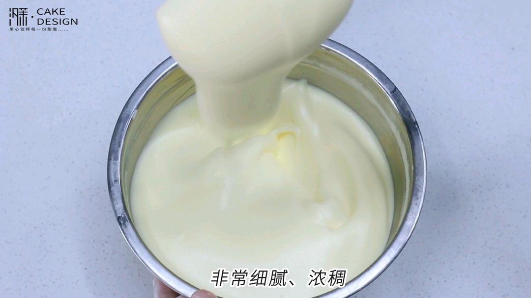 莓果提拉米苏，做成了母亲节蛋糕的版本