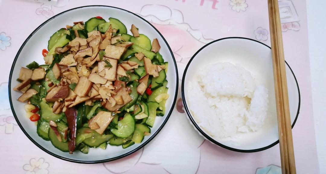 黄瓜炒肉(家常+详细)