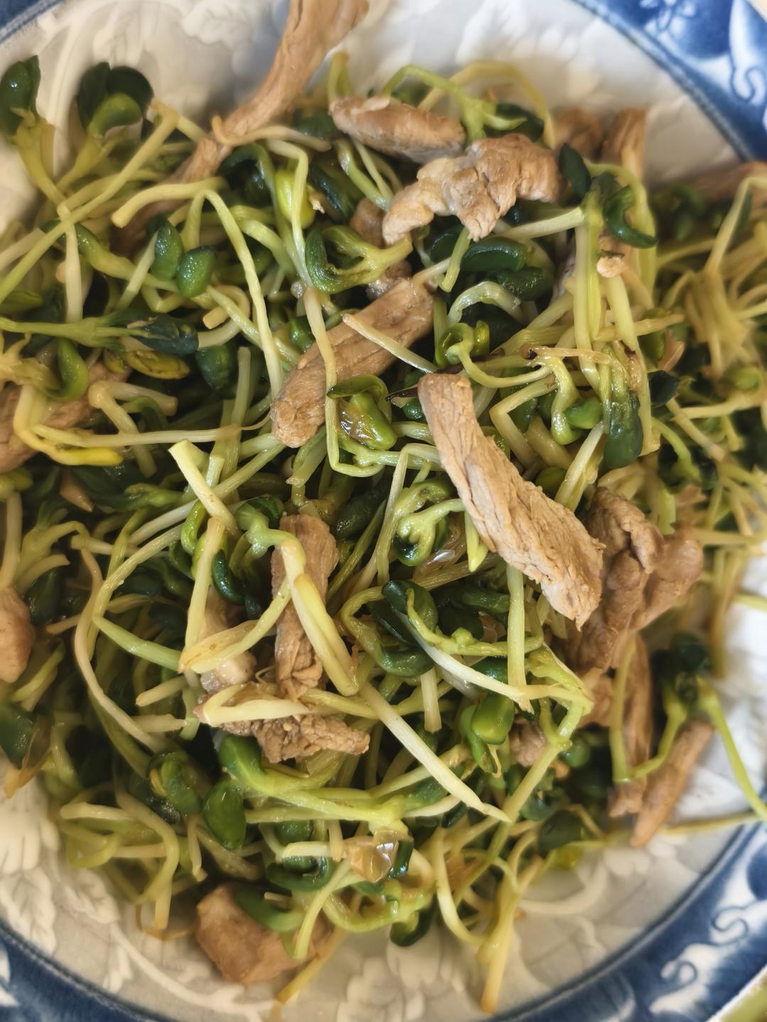 绿豆芽炒肉