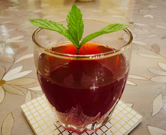 炎夏酷暑必备—巧用食材自制酸梅汤的做法