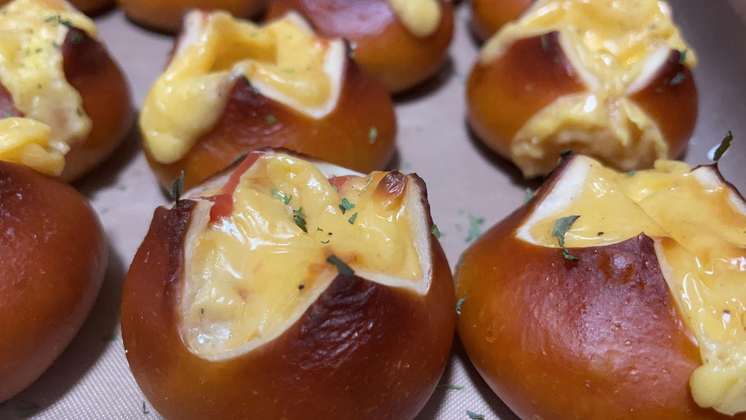 #烤100个面包# 🍞010 明星店的「碱水小丸子&小肉丸」