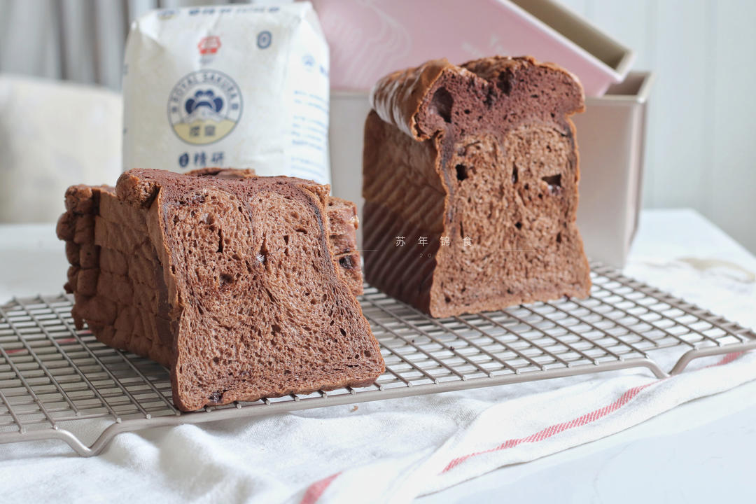 《烘焙职人·顶级吐司面包全书》可可云朵蛋糕吐司的做法