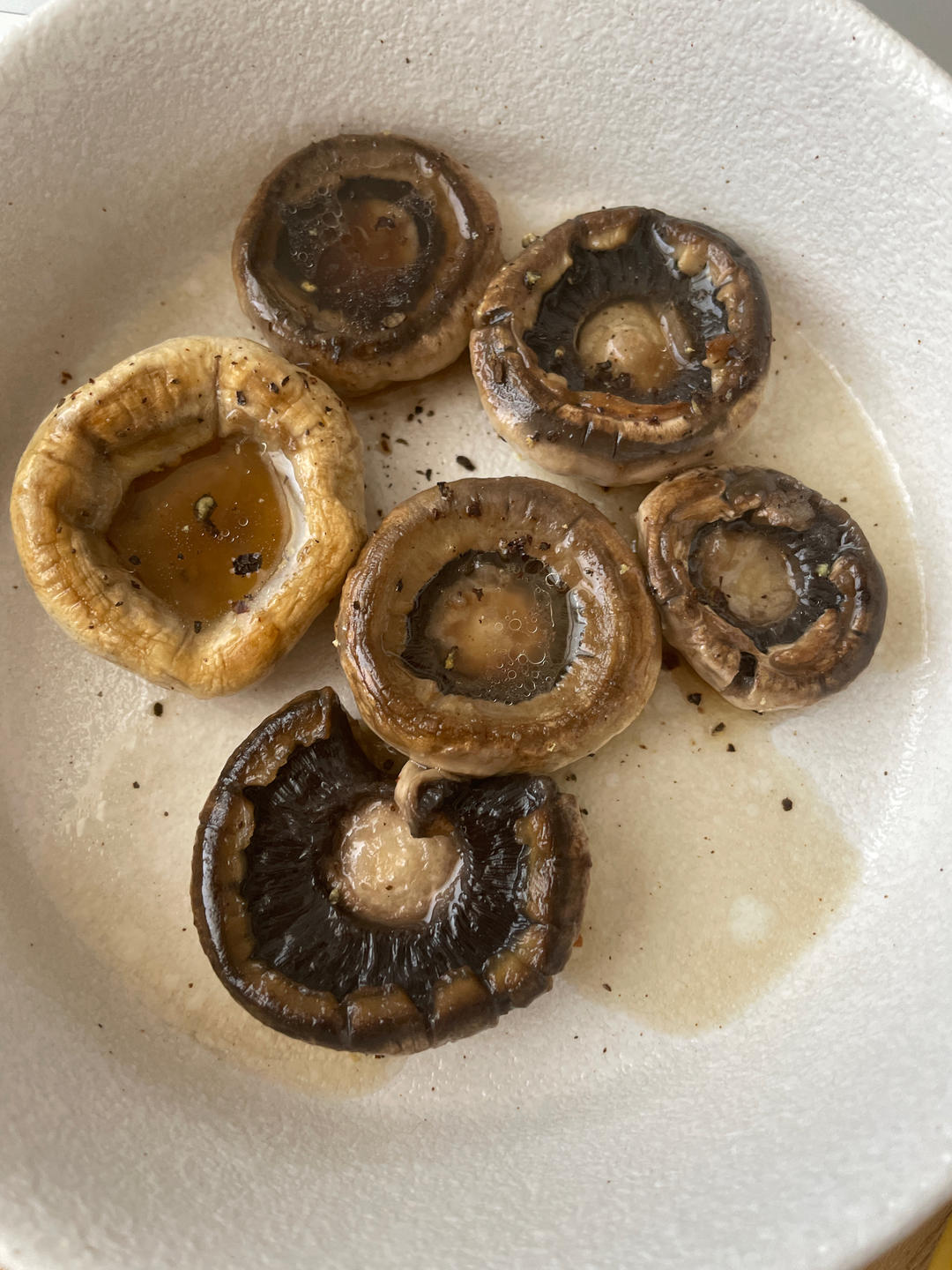 香煎口蘑  鲜的扭起来