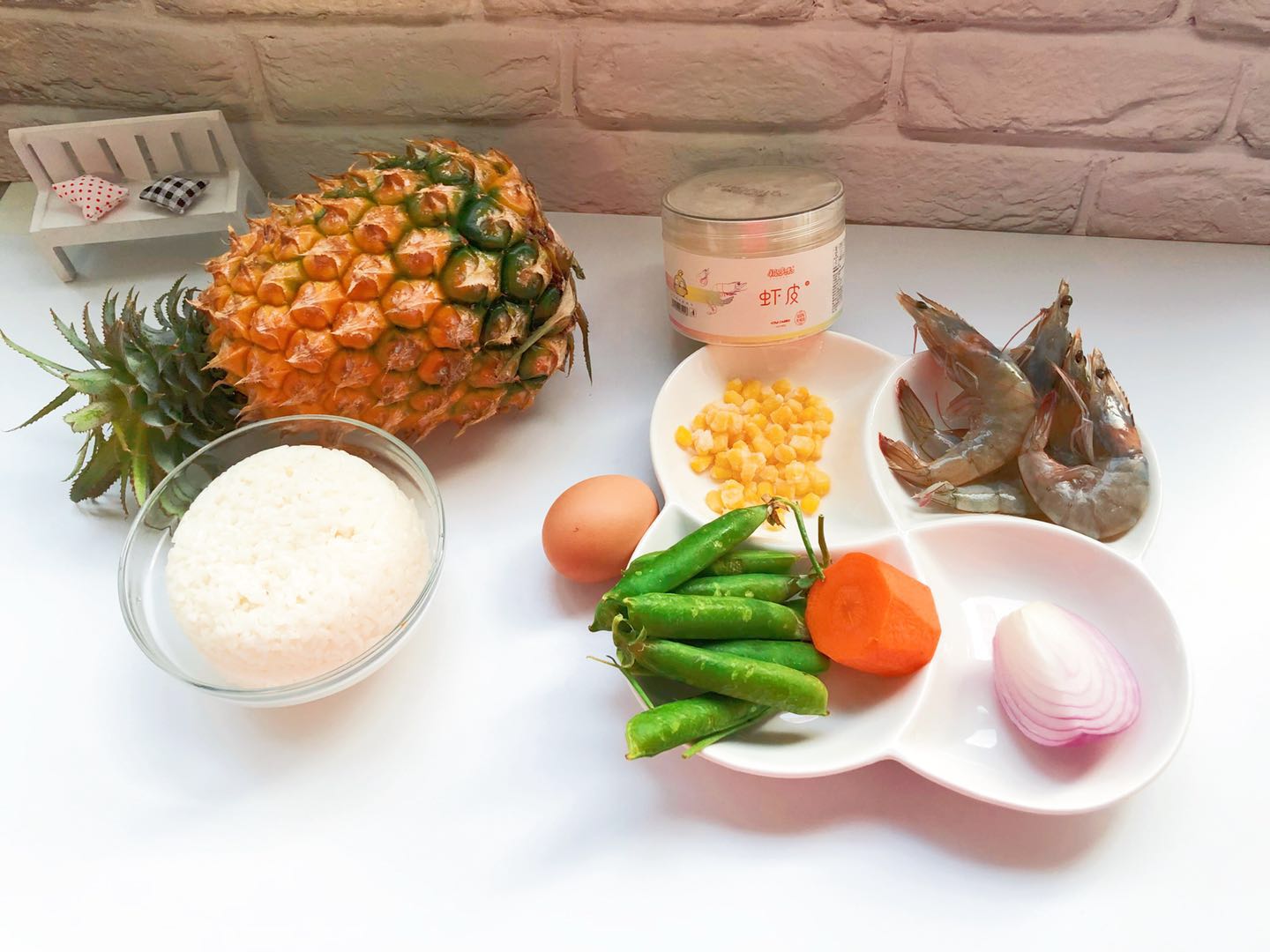【宝宝营养餐】菠萝饭的做法 步骤1