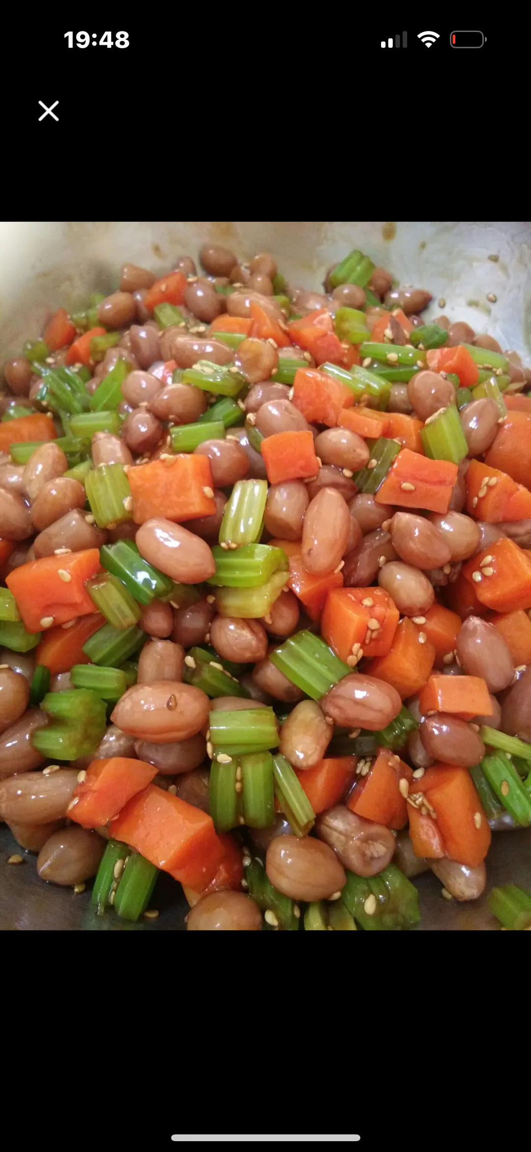 凉拌芹菜花生米胡萝卜