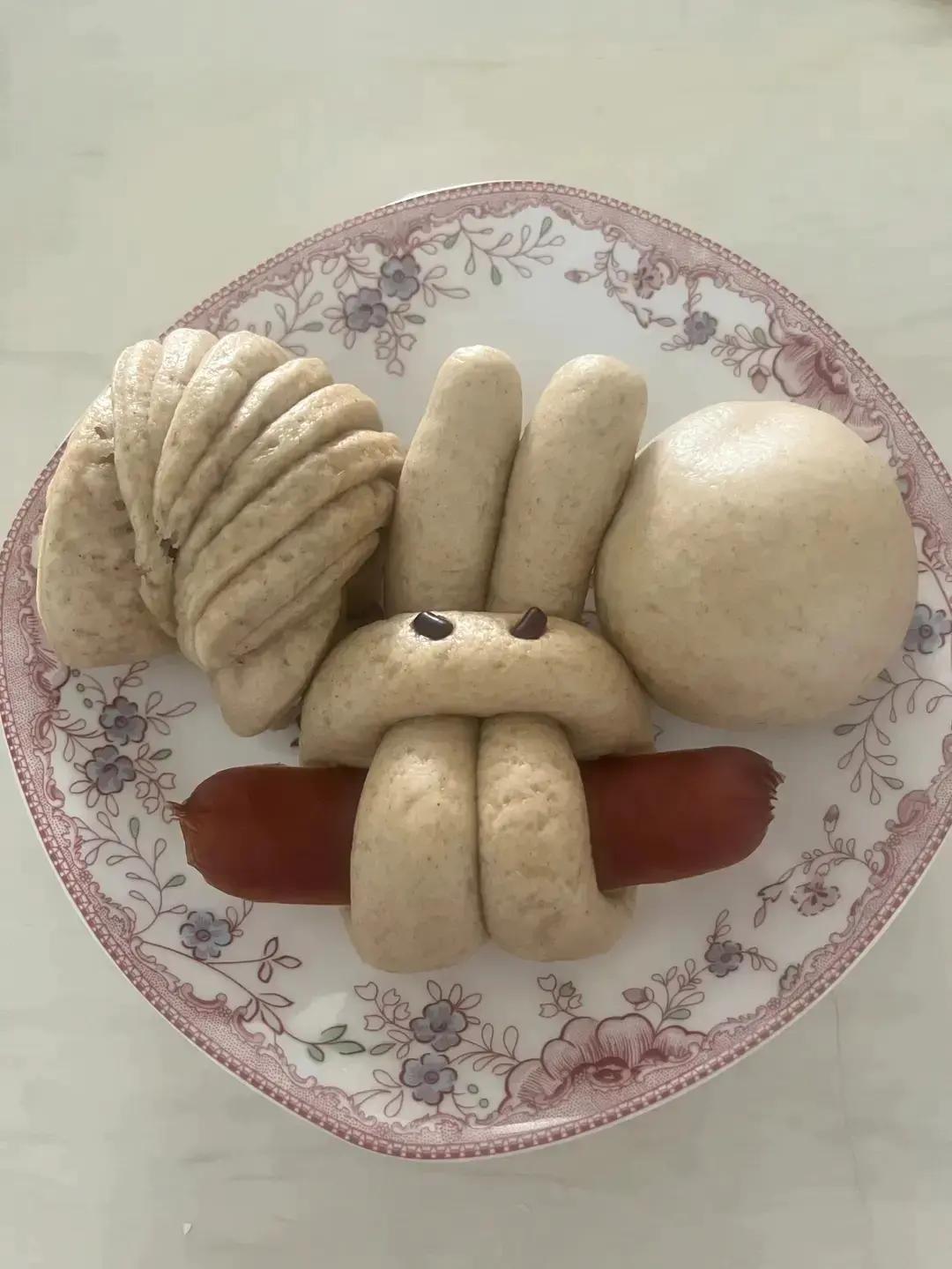 光滑饱满的馒头