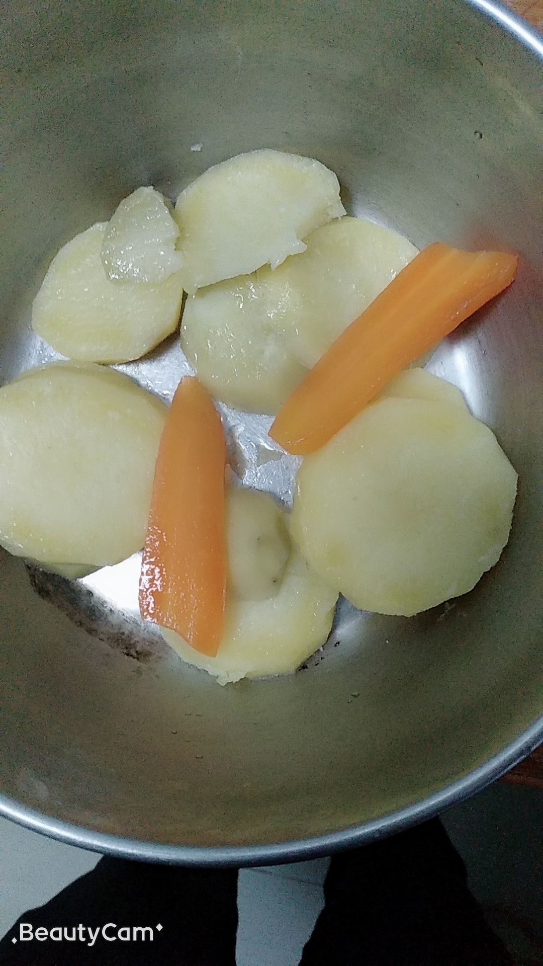 土豆泥沙拉的做法 步骤1