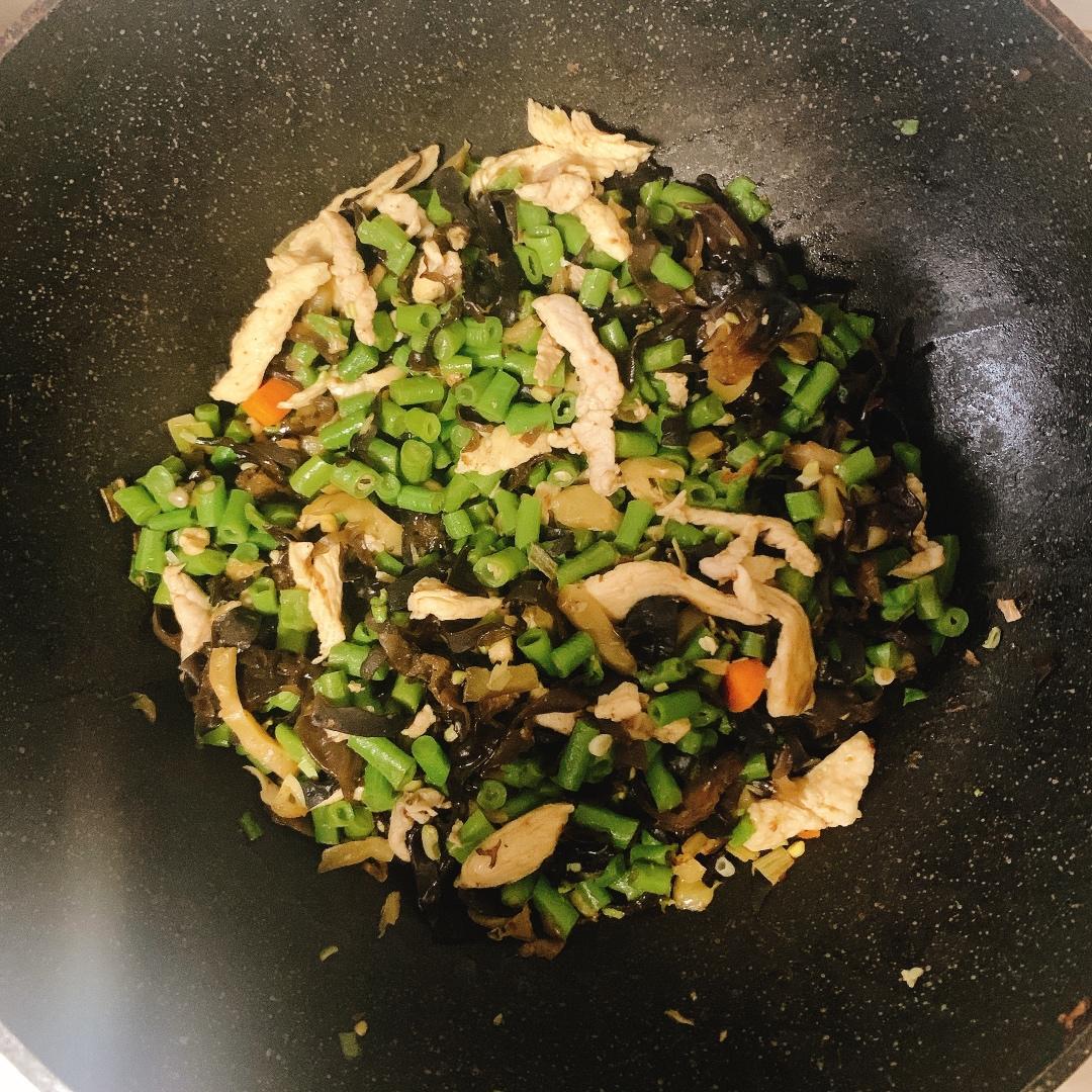 减脂王者～超豪华榨菜肉丝炒饭！