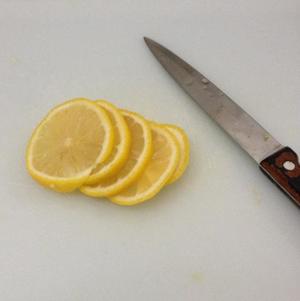 柠檬蜂蜜兰香子的做法 步骤2