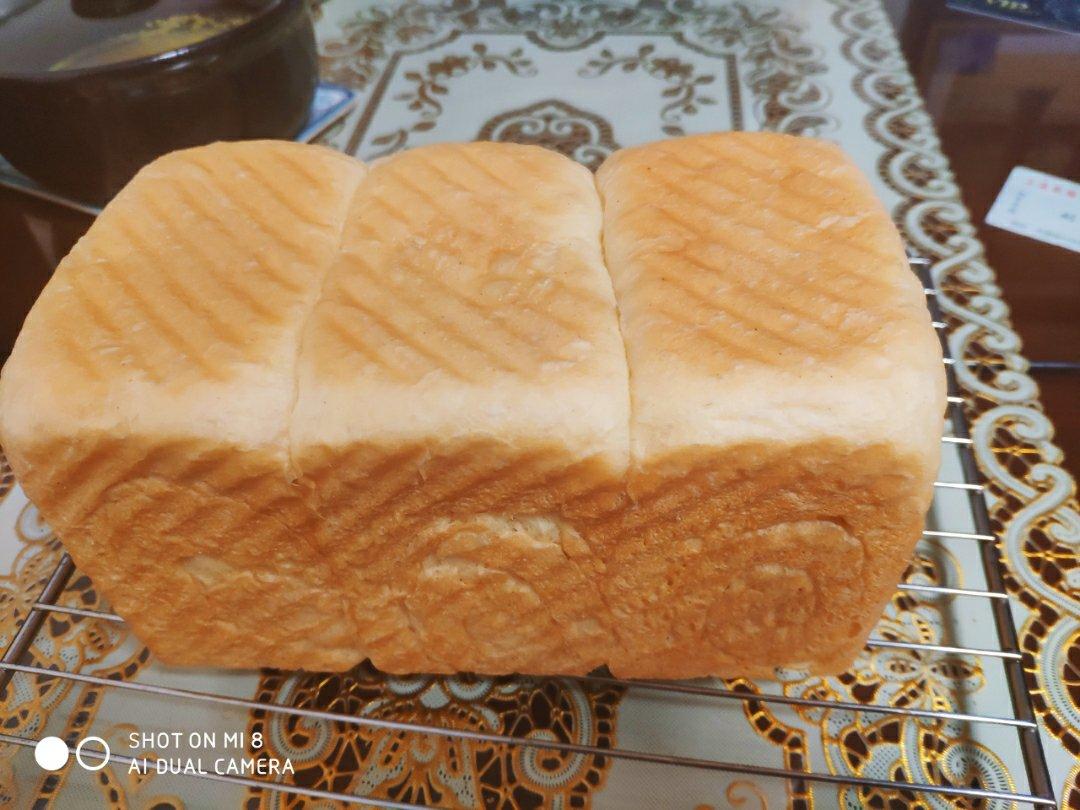 烫种鲜奶吐司