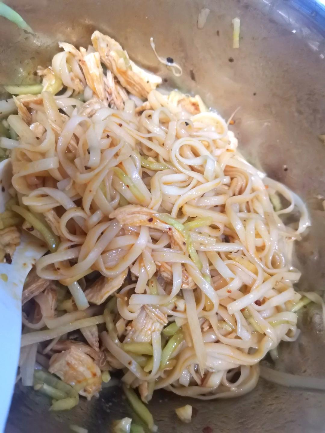 🥒鸡丝凉面