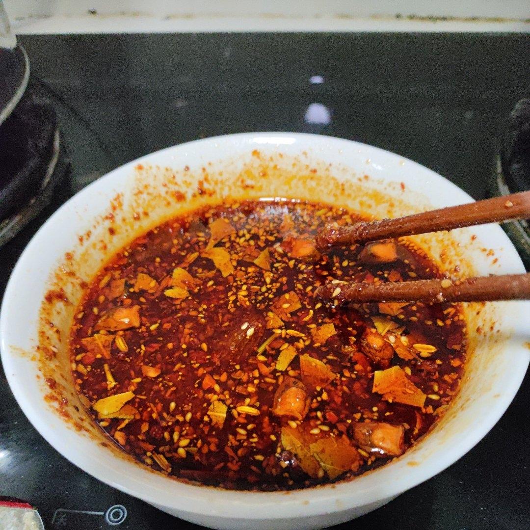 正宗四川油辣椒油泼辣子拌面蘸水凉拌菜都需要