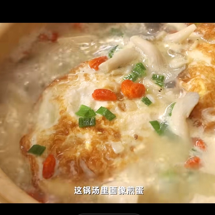 减脂蘑菇豆腐鸡蛋虾皮汤的做法