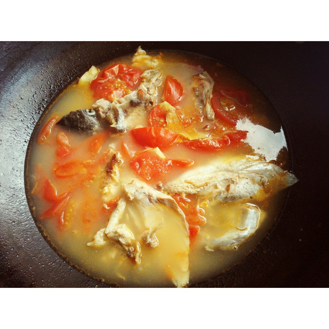 番茄煲三文鱼头