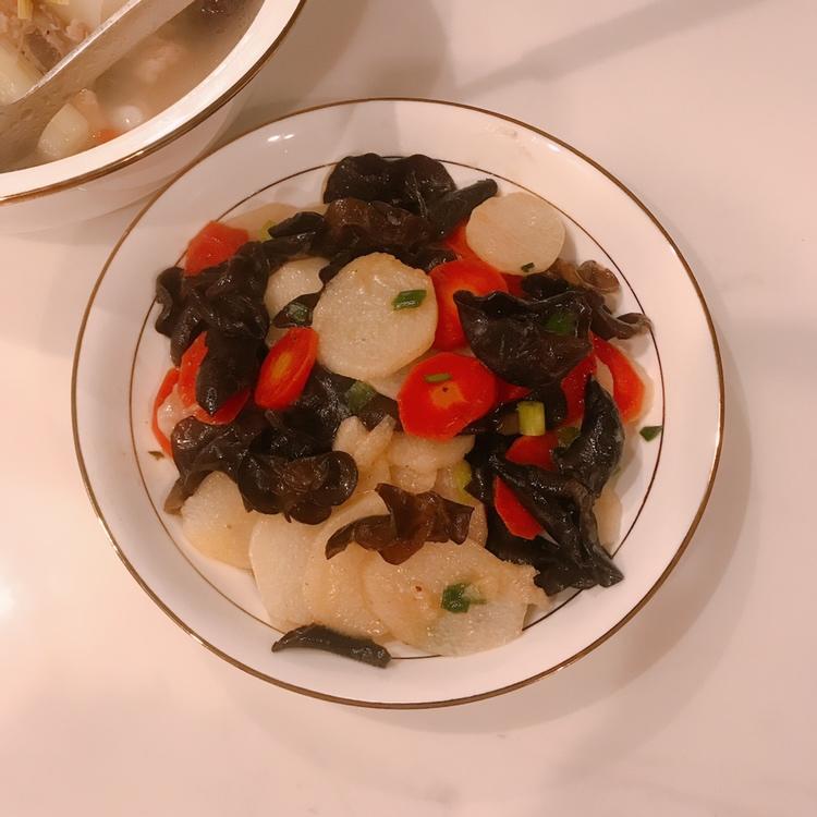 胡萝卜木耳炒山药