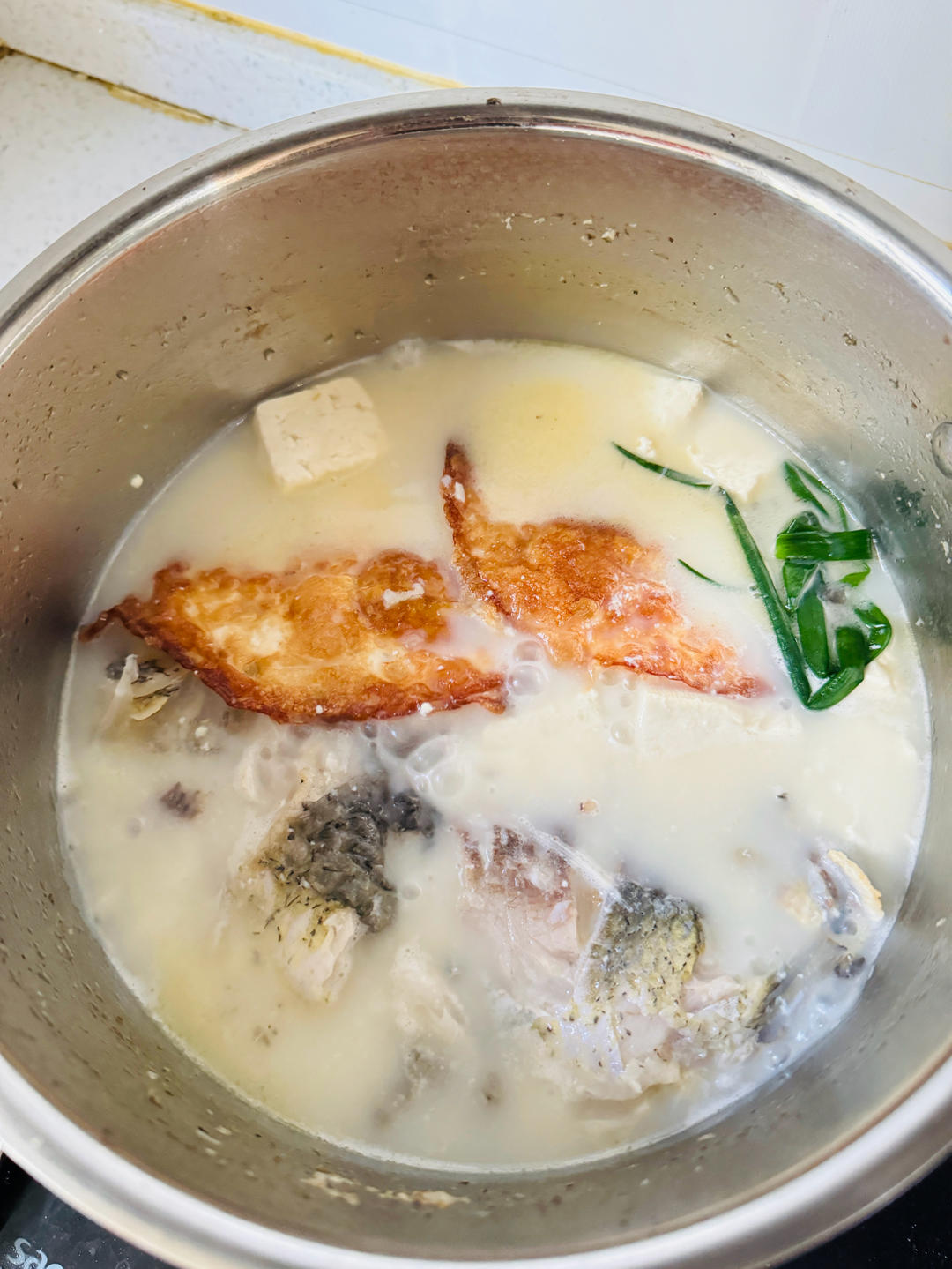 这样做的鲫鱼汤超好喝，奶白奶白的