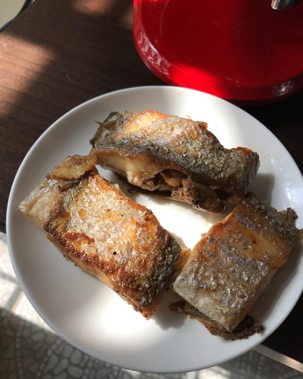 香煎带鱼（不裹粉不易烂的技巧）