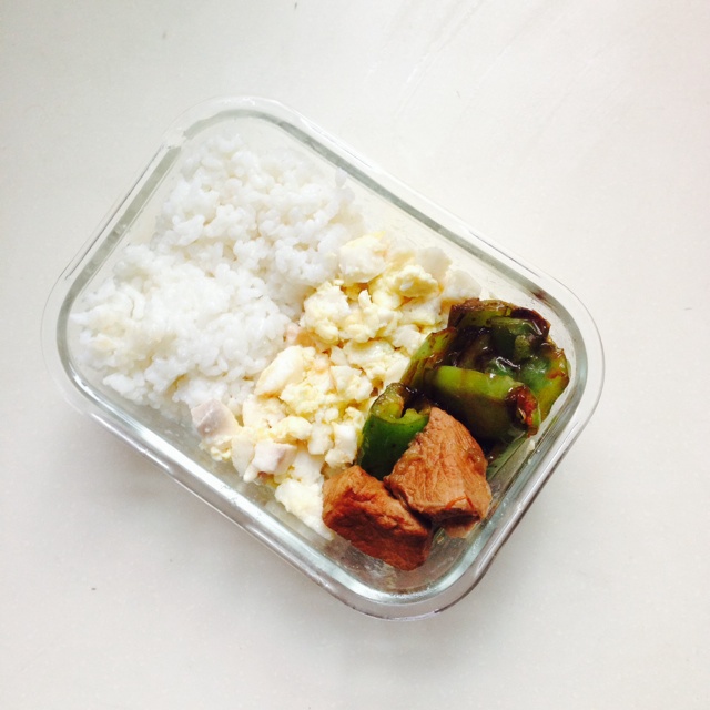 带着便当去上班