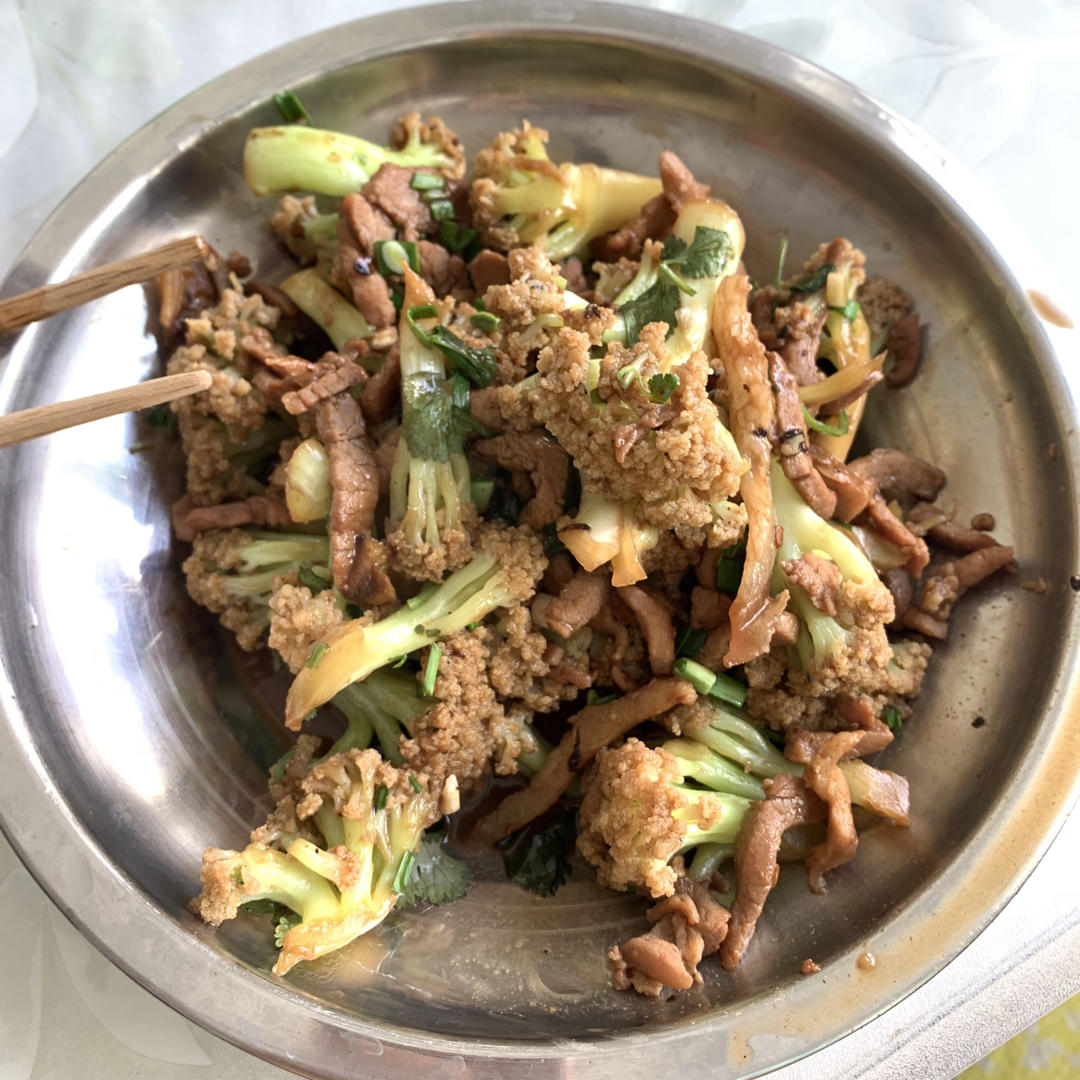 干煸菜花（花菜炒肉）