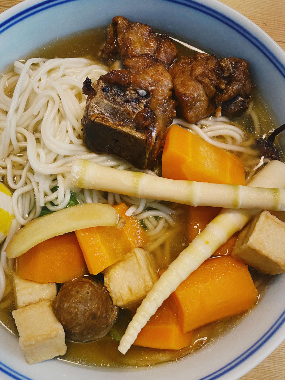 快手排骨面