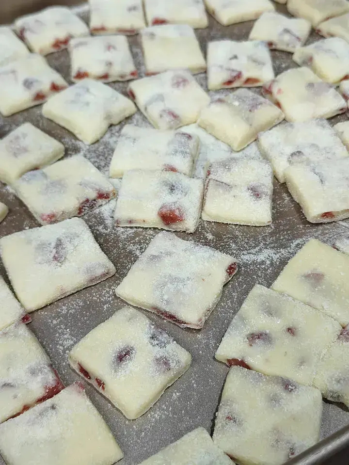 网红小零食🔥芒果/草莓奶糕，软糯香甜，和牛轧糖不一样的口感
