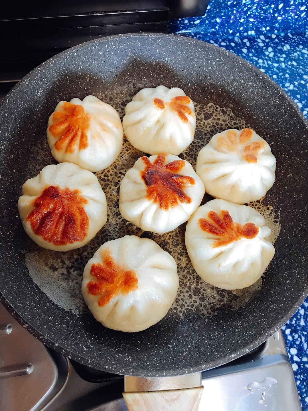 懒人版咖喱牛肉煎包的做法