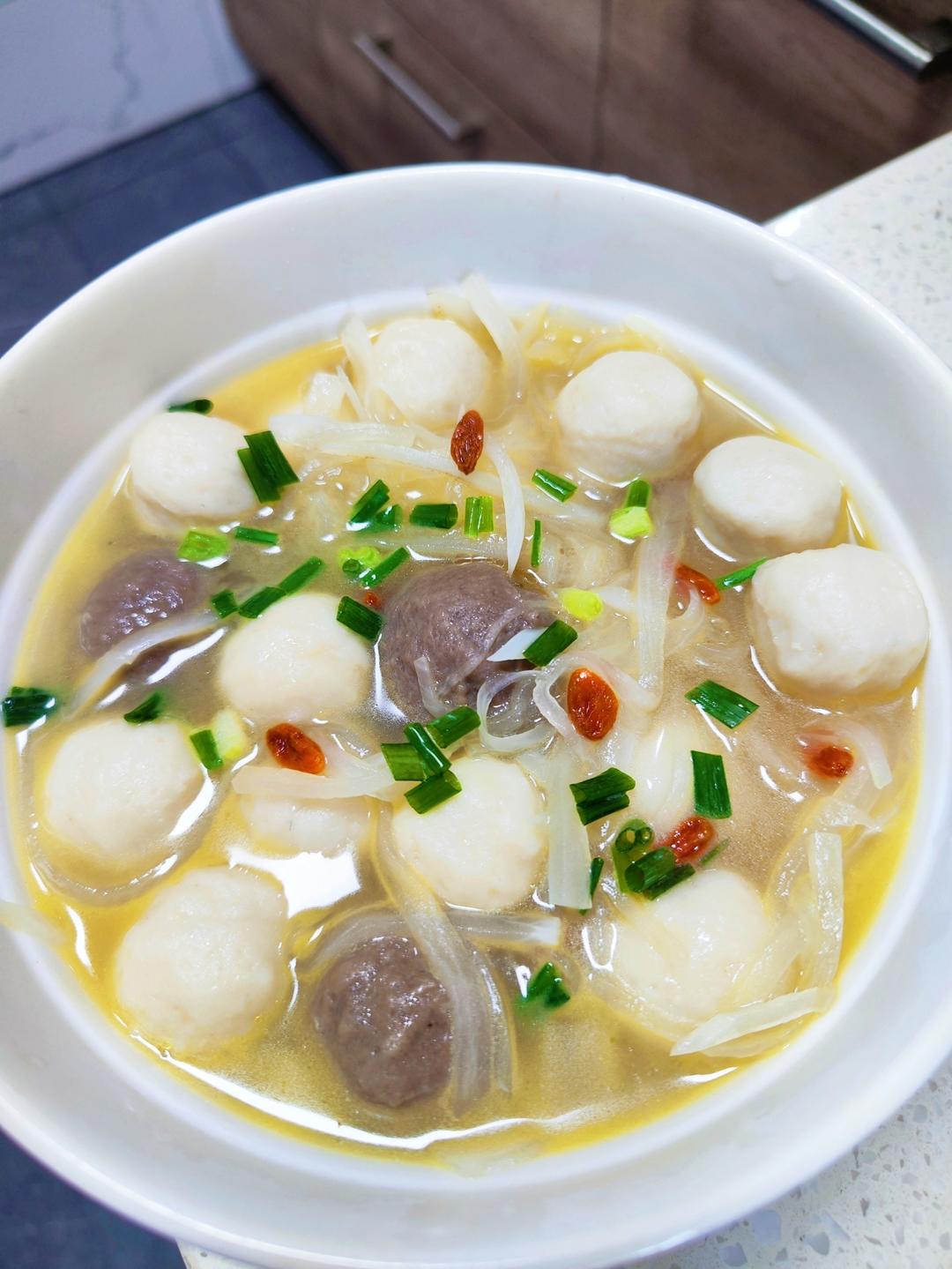 一碗清甜鲜美的萝卜丝肉丸汤