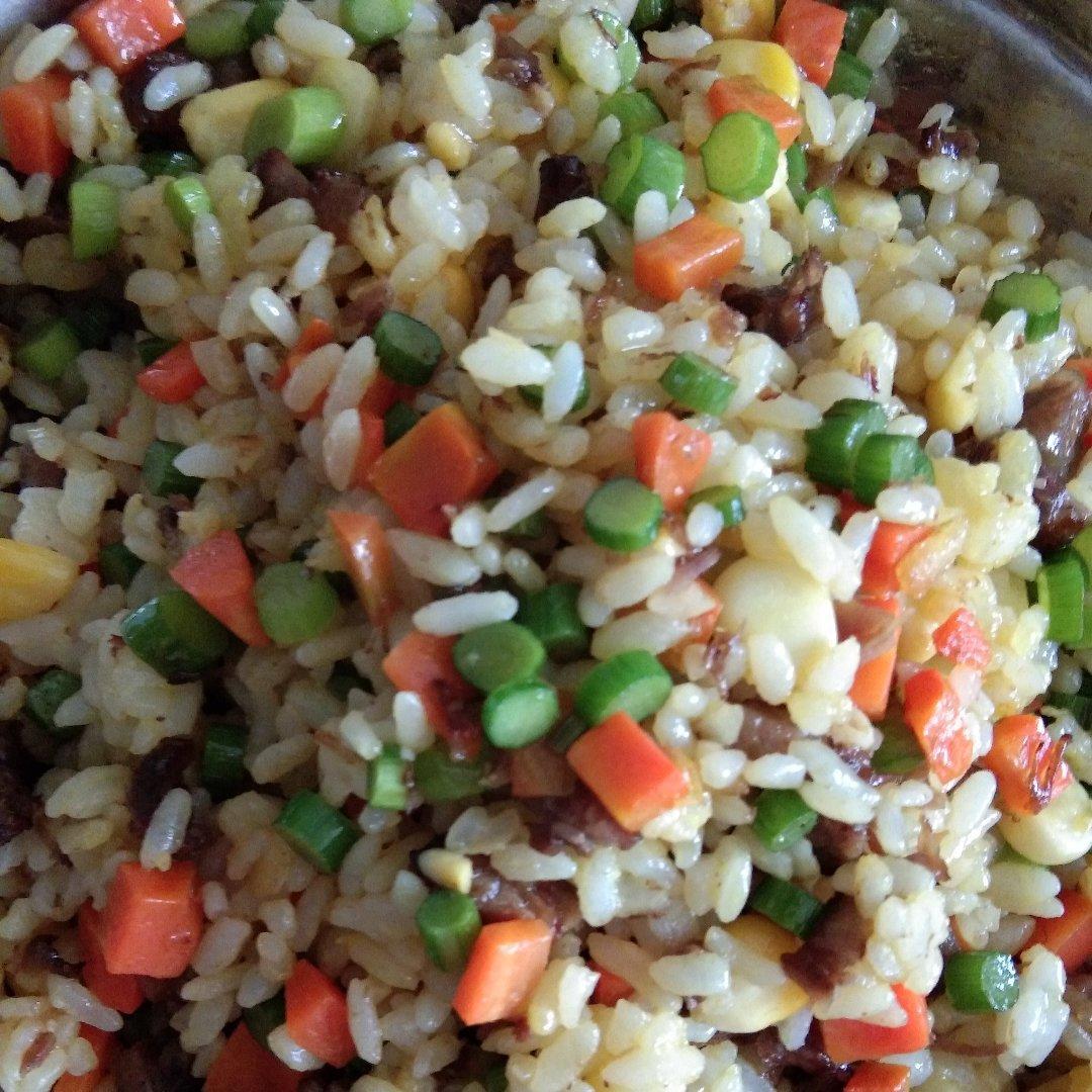 蒜香牛肉炒饭（懒人饭）