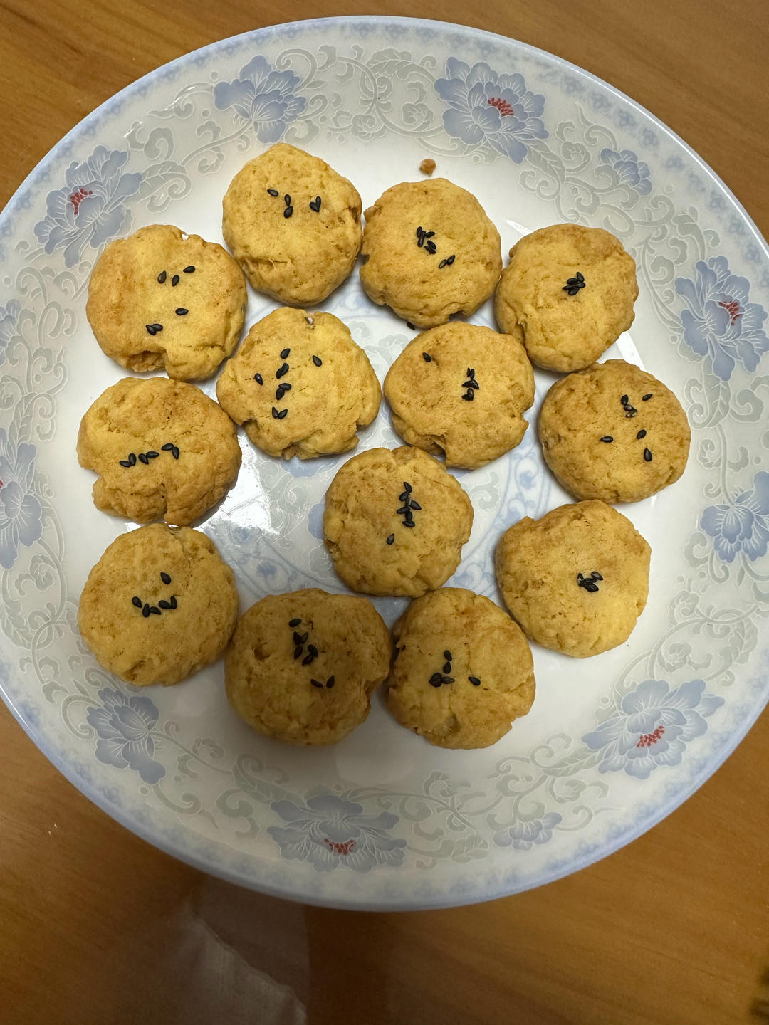 酥到掉渣的迷你小桃酥，一口一个，做法简单✅