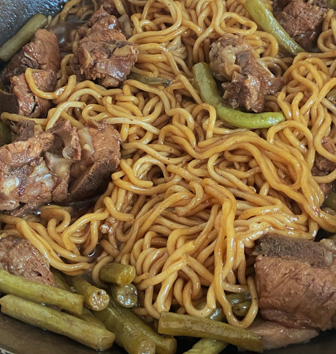 曼食慢语丨排骨豆角焖面