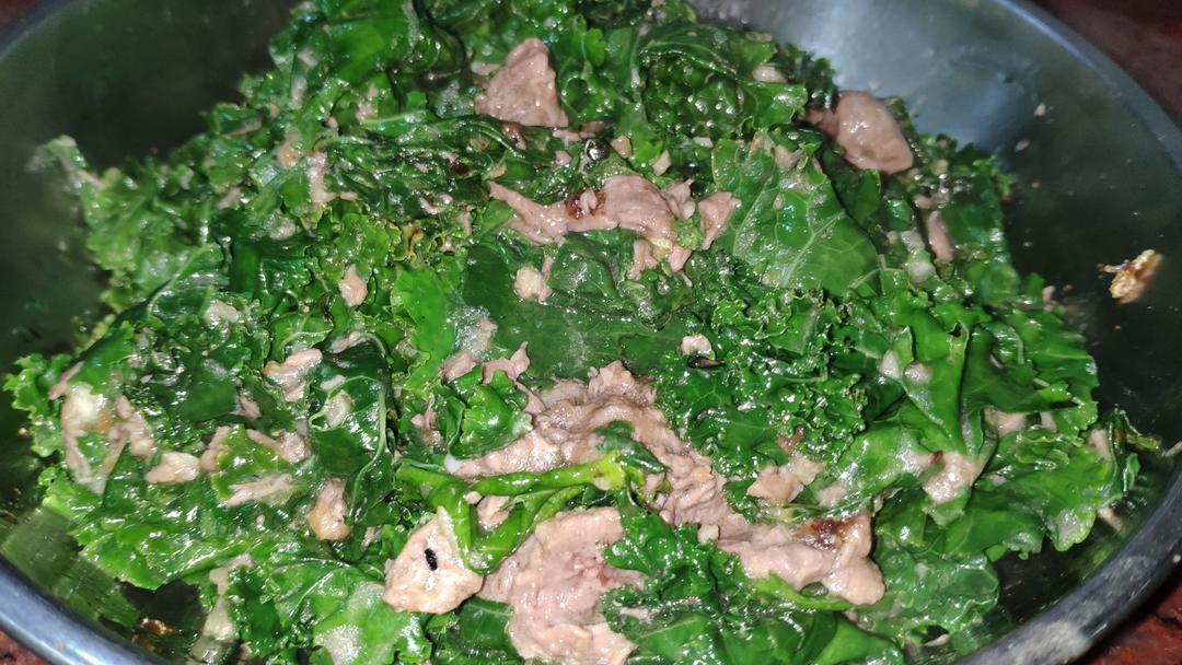 牛肉炒羽衣甘蓝