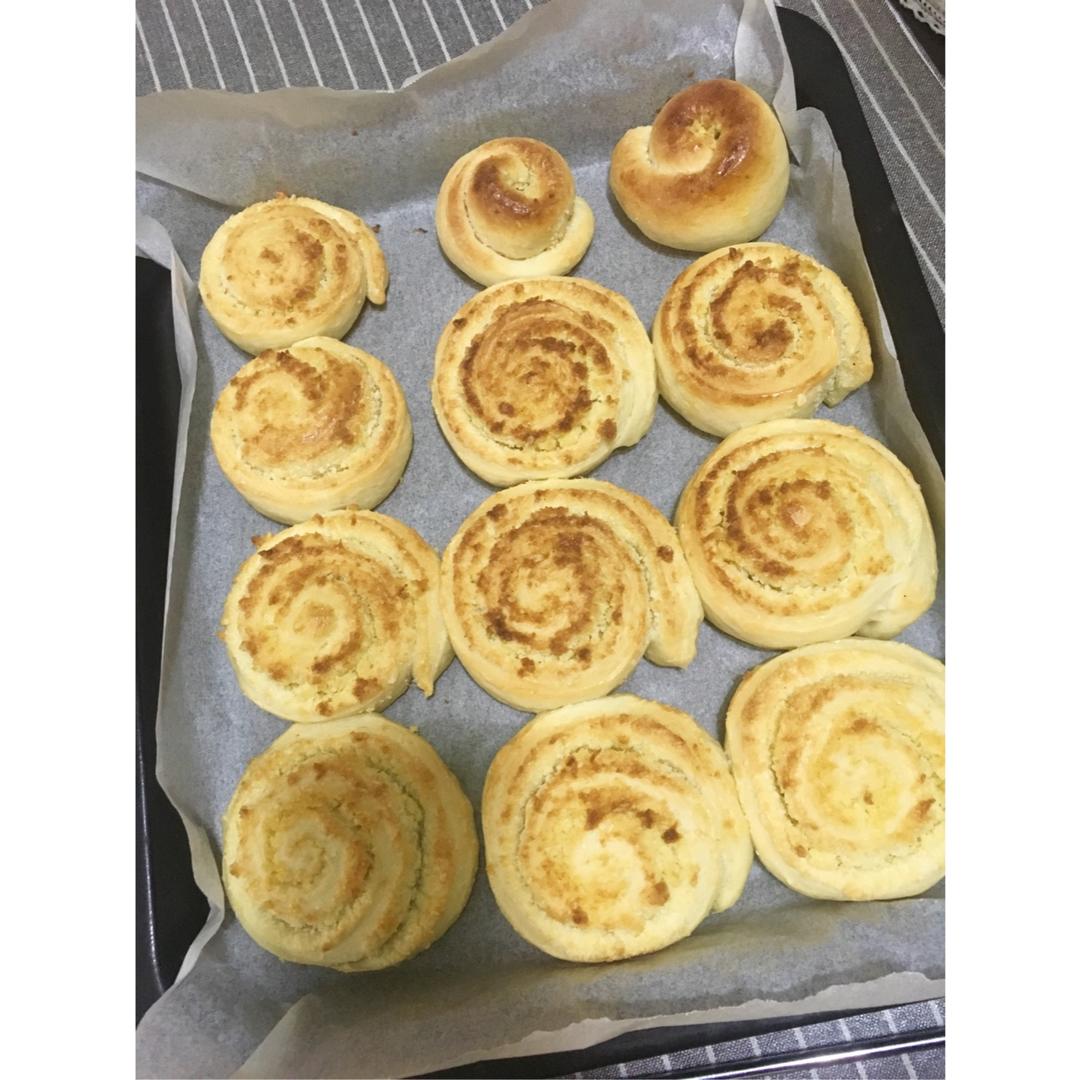 炼奶椰蓉面包卷